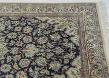 Vintage Nain Rug - 4' x 6'5