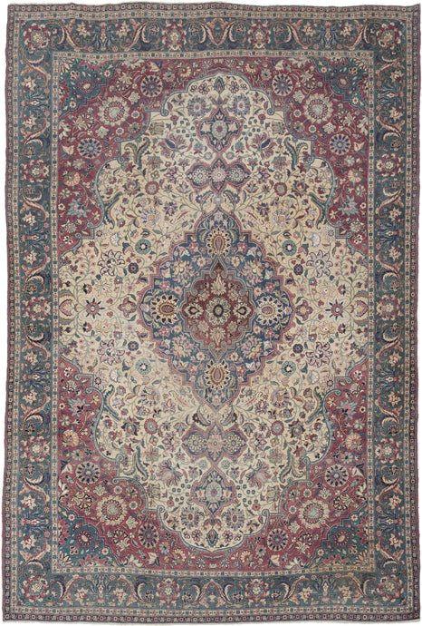 This exquisite antique Tehrani rug exemplifies the refinement and artistry of one of region’s most distinguished weaving centers. These carpets, woven in the late 19th and early 20th centuries, are celebrated for their intricate drawing, sophisticated color palettes, and masterful execution and this example embodies those qualities in full.