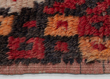 Mid Century Anatolian Yatak - 4'8 x 5'4