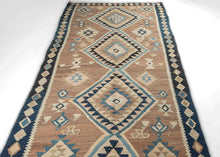 Mid Century Shiraz Kilim - 4'8 x 9'10