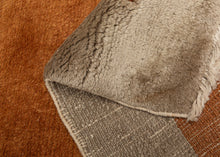 Warm Deco Rug - 2' x 4'