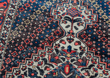 Bakhtiari Rug - 4'4 x 6'9