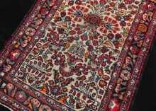 Small Mid Century Lilihan Rug - 2'6 x 4'1