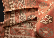 Shiraz Kilim - 5'1 x 9'5