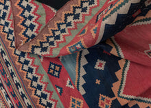 Antique Qashqa'i Kilim - 4'7 x 8'6