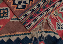 Antique Qashqa'i Kilim - 4'7 x 8'6
