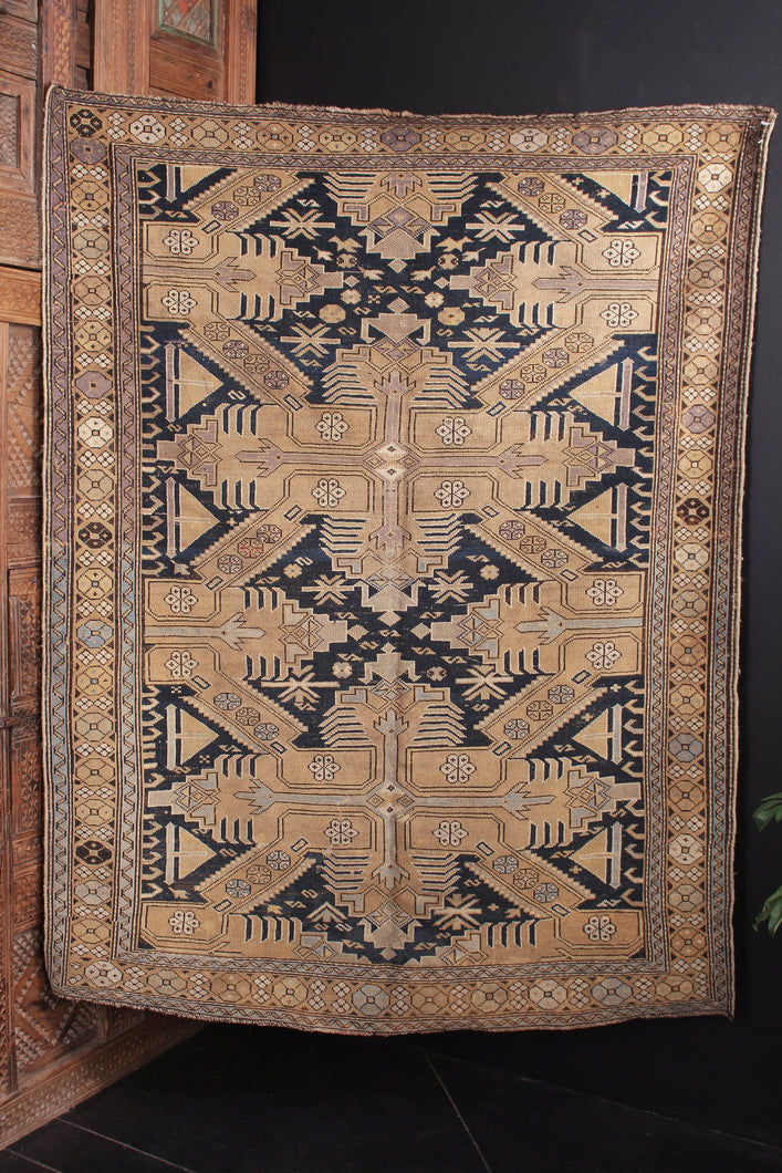 Antique Caucasian - 4' x 5'5