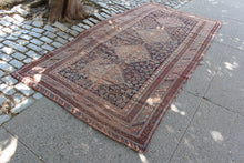 Antique Qashqa'i - 5'5 x 11'8