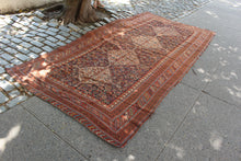 Antique Qashqa'i - 5'5 x 11'8