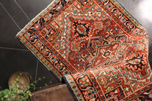 Persian Heriz Rug - 3'1 x 4'5