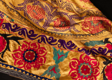 Vintage Uzbek Suzani - 4'7 x 7'7