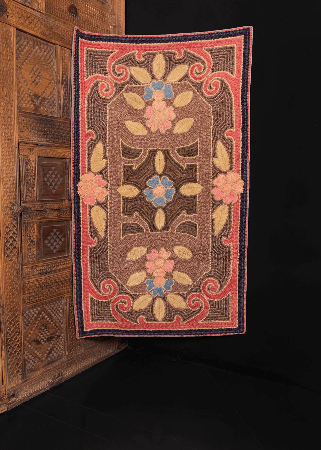 Vintage American Hook Rug - 2'7 x 4'4 – HEIRLOOM