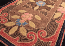 Vintage American Hook Rug - 2'7 x 4'4