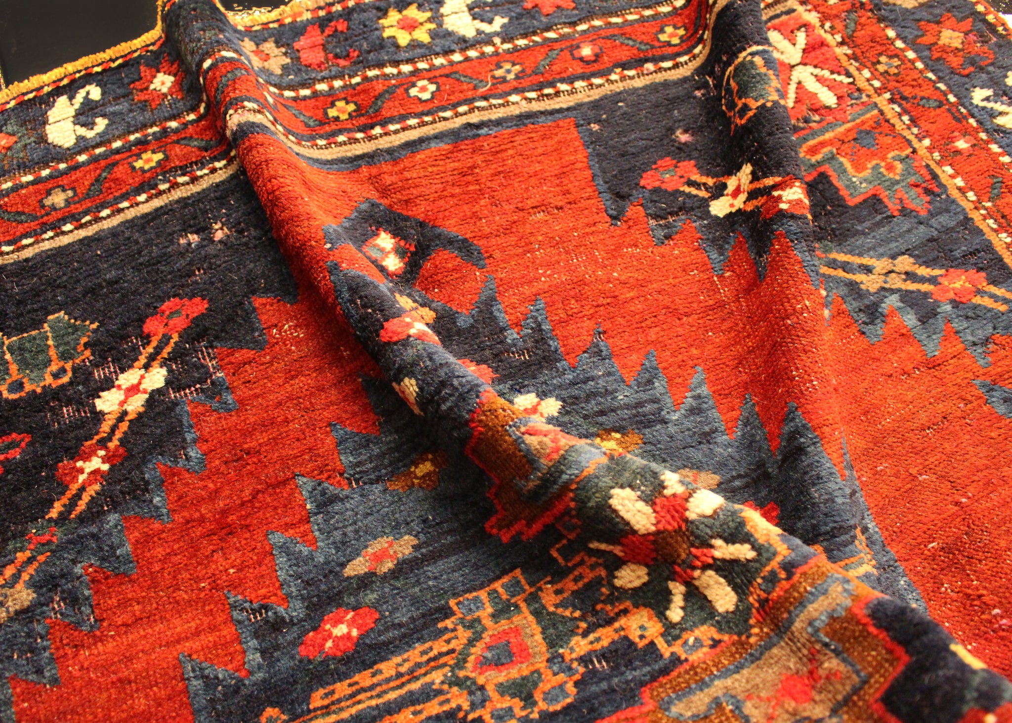 Antique Karabakh - 4'2 x 6' – HEIRLOOM