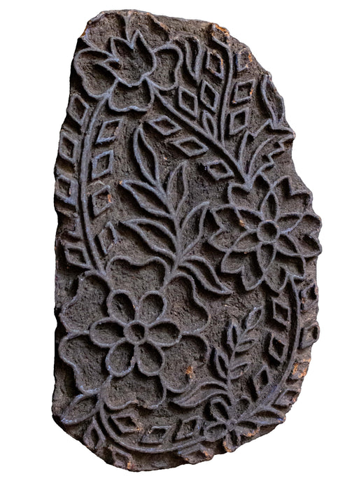 Vintage hand-carved textile stamp with a complex boteh design. In good vintage condition, please note there might be some dye residue on the stamp.